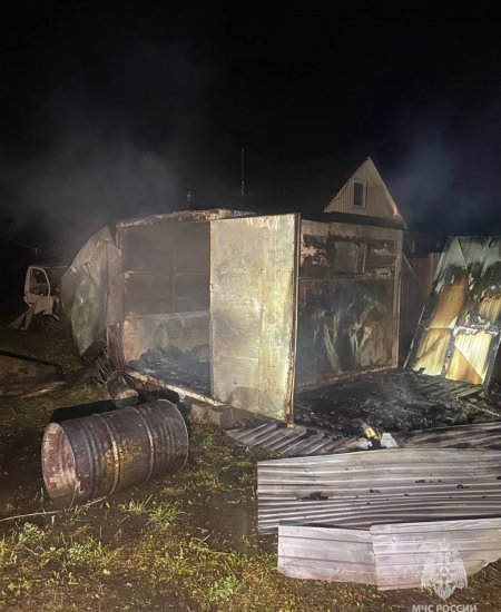 Под Уфой в сгоревшем вагончике нашли неизвестный труп Под Уфой в сгоревшем вагончике нашли неизвестный труп