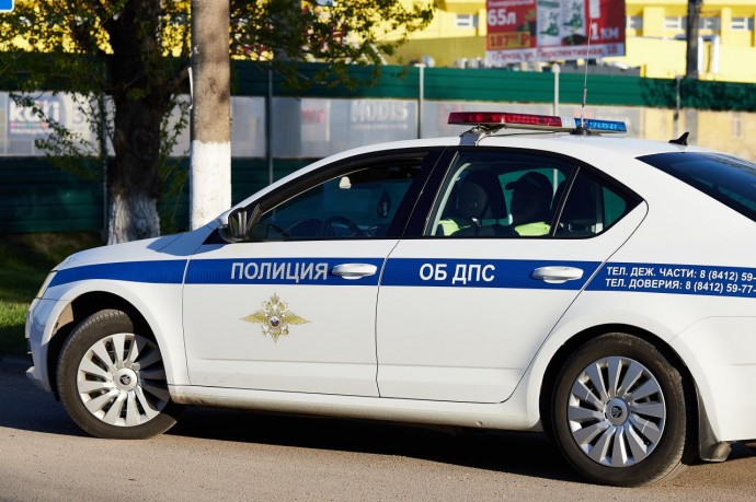 В Пензе автомобиль ГАЗ столкнулся с мотоциклистом