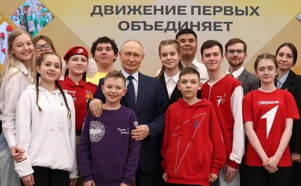 Новгородка из «Движения Первых» встретилась с Владимиром Путиным