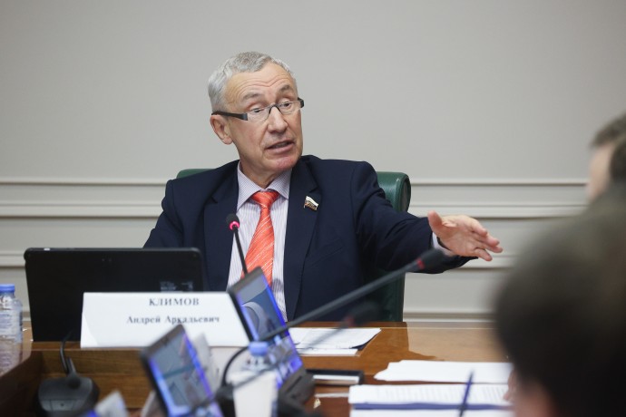 Климов: полмиллиарда европейцев стали заложниками своих властей Климов: полмиллиарда европейцев стали заложниками своих властей