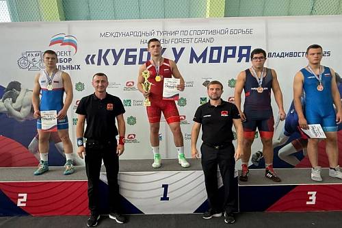 Амурчанин взял «золото» международного турнира по спортивной борьбе