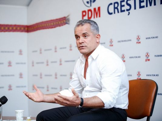 Санду просит не экстрадировать Плахотнюка до выборов — боится, что откроет рот