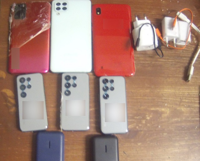 В Мордовии в колонии с помощью служебной собаки обнаружили гаджеты и неизвестные вещества в посылке В Мордовии в колонии с помощью служебной собаки обнаружили гаджеты и неизвестные вещества в посылке