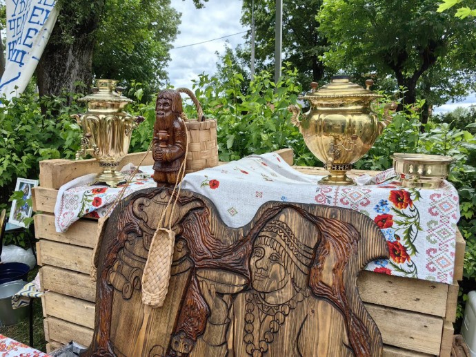 Старинный самовар вернулся на родину в Любим на фестивале «Шукшинские лавочки»