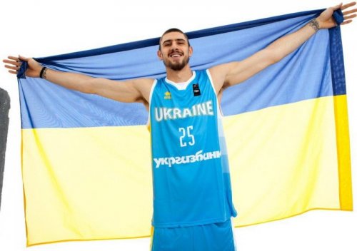 Михайлюк и Лень примерили форму сборной Украины (Фото) - «Баскетбол»