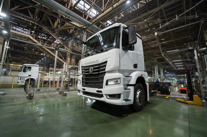 «КАМАЗ» выпустил первый среднетоннажный грузовой автомобиль поколения К5
