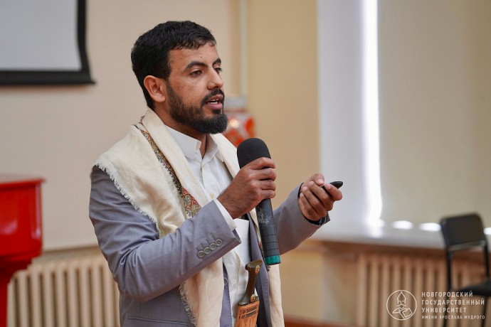 Жителям Великого Новгорода рассказали о драконовом дереве