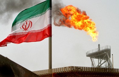 Трамп пригрозил санкциями любым покупателям иранской нефти