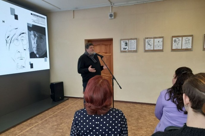 «Портреты писателей» Николая Предеина показали в Калининграде
