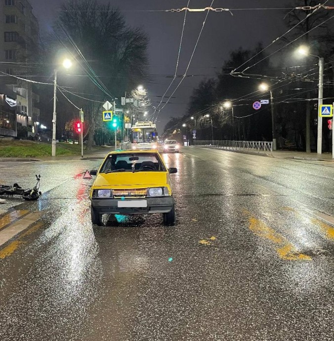 На Владимирской столкнулись два молодых парня На Владимирской столкнулись два молодых парня