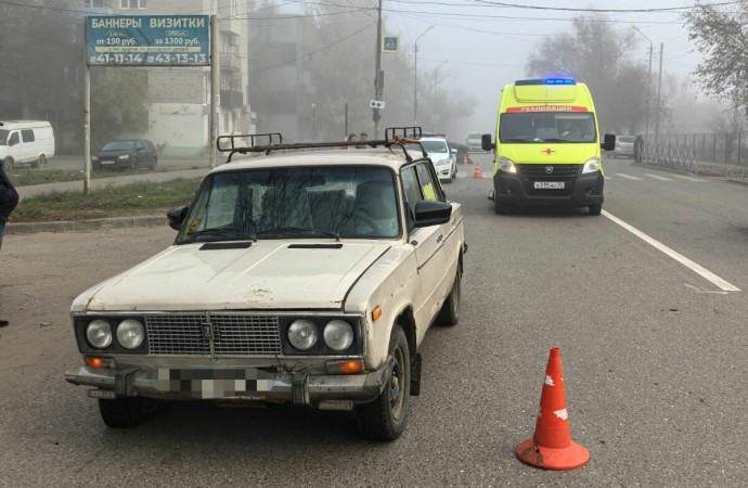 В Астрахани 11-летний самокатчик оказался под колесами автомобиля пенсионера