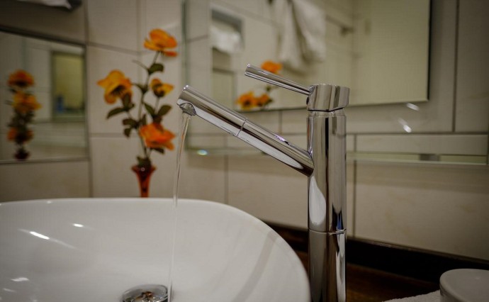 Сотни южносахалинцев оставят без воды — список адресов