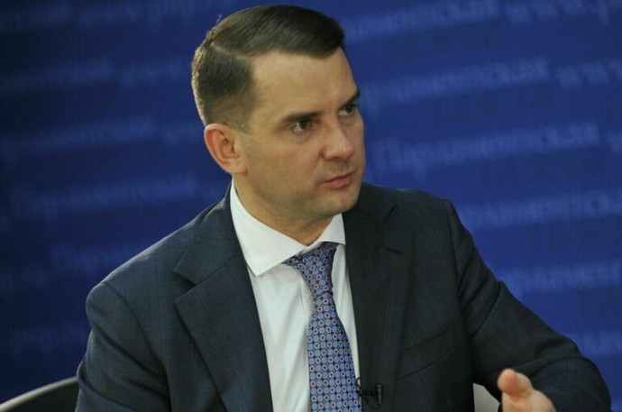 Депутат Нилов предложил передавать коллекторам долги «управляек»