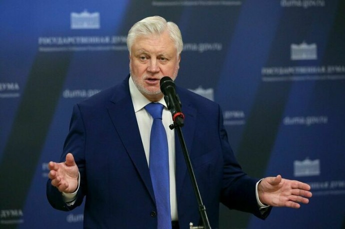 Депутат Миронов призвал увеличить часы математики и русского вместо «непонятных предметов»