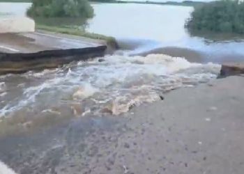 В Ивановском округе Приамурья размыло еще один участок дороги