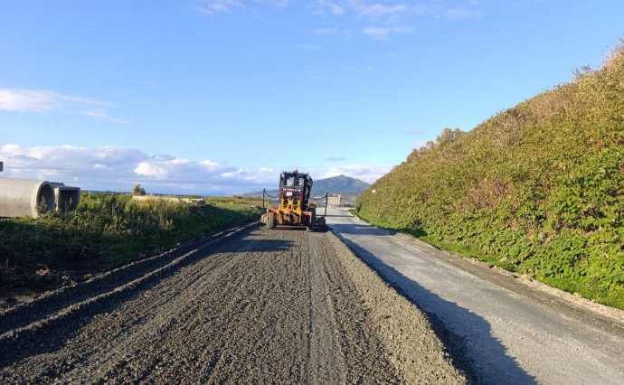 Участок региональной автодороги между селами Зырянское и Люблино начали готовить к асфальтированию Участок региональной автодороги между селами Зырянское и Люблино начали готовить к асфальтированию