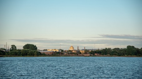 Въезд в Кронштадт украсят цветами к середине октября 2025 года