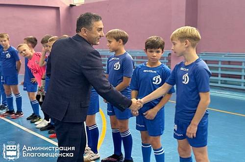 Олег Имамеев встретился с юными «динамовцами»