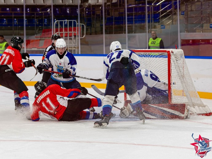 Белгородская хоккейная молодёжка дважды уступила краснодарской «Гвардии» Белгородская хоккейная молодёжка дважды уступила краснодарской «Гвардии»