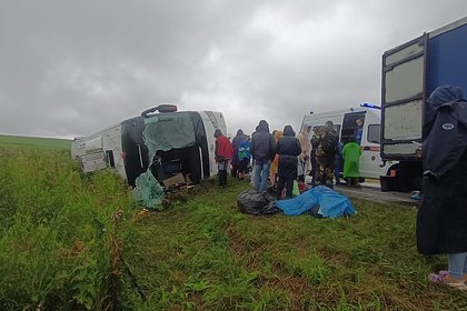 Семь человек пострадали в аварии с туристическим автобусом в российском регионе