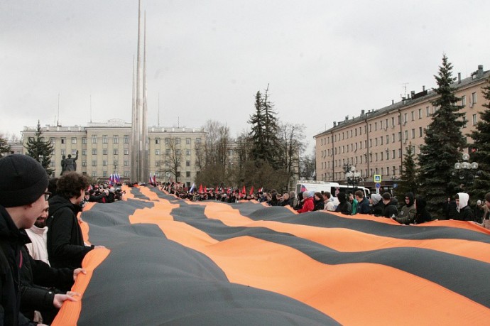 В Туле прошла акция «Равняемся на Знамя Победы»