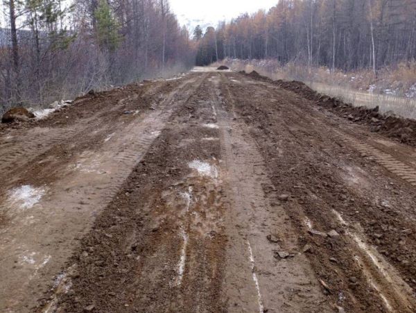 На севере Бурятии наледные воды вышли на дорогу