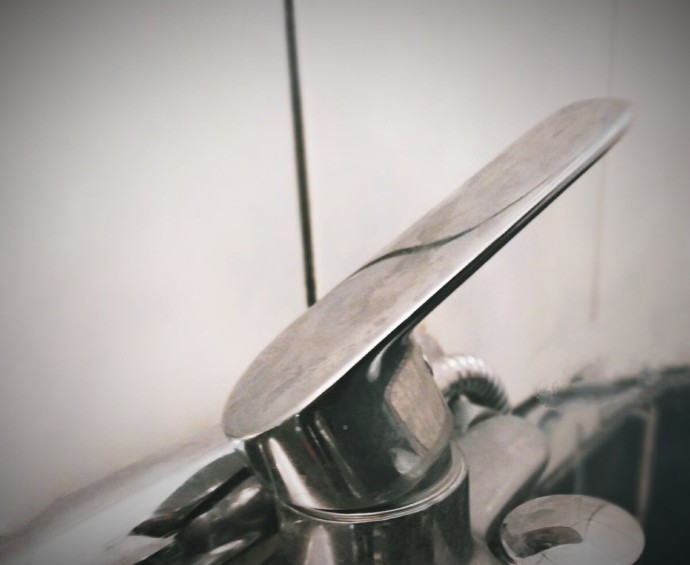 Костромич оставил соседей без воды из вредности