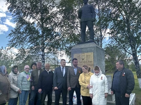 В селе Челпаново Мордовии отреставрировали памятник Герою Советского Союза Арсению Пугачеву
