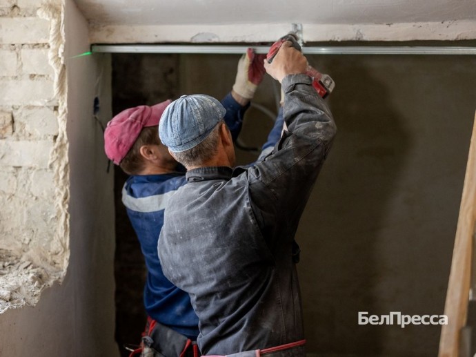 Вячеслав Гладков недоволен восстановлением дома в центре Белгорода, который атаковал дрон Вячеслав Гладков недоволен восстановлением дома в центре Белгорода, который атаковал дрон