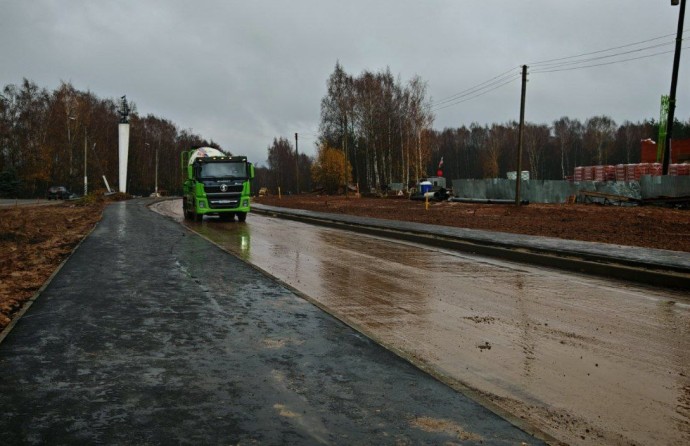 Новую дорогу начали асфальтировать в Костроме