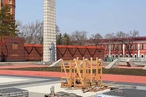Благовещенцам показали, как изменилась площадь Победы