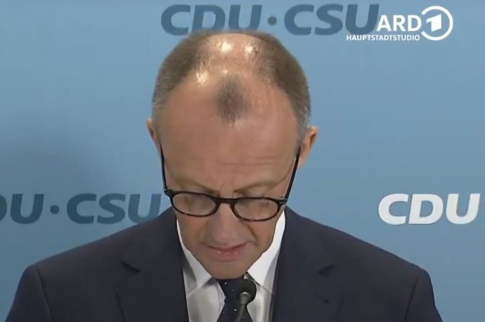 Германия — Золотой стайлинг для власти — налогоплательщик спонсор Германия — Золотой стайлинг для власти — налогоплательщик спонсор