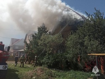 В уфимской Максимовке потушили крупный пожар