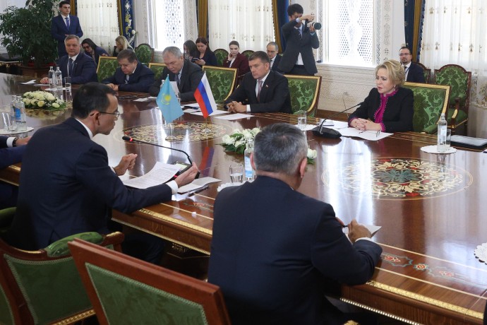 Матвиенко предложила расширить сотрудничество регионов России и Казахстана