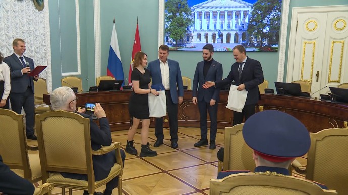 В Смольном наградили активных участников программы временного трудоустройства