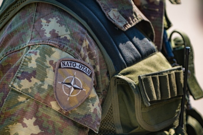 Качиньский раскрыл планы НАТО о вводе войск на Украину