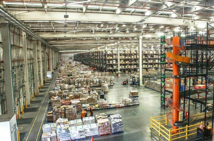 В Госдуме призвали внедрять роботов в сфере торговли