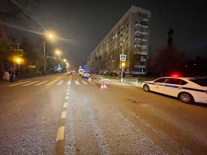 Смертельный красный: 70-летняя астраханка погибла под колесами иномарки