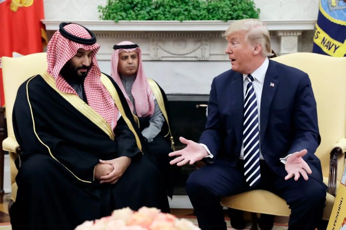 Наследный принц Саудовской Аравии пошутил о смене национальной одежды