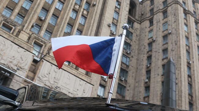 Краткосрочные визы в Чехию будет оформлять только консульский отдел