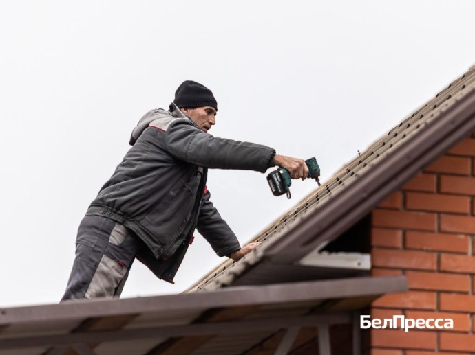 В Шебекинском округе за неделю восстановили 248 домов, повреждённых при обстрелах