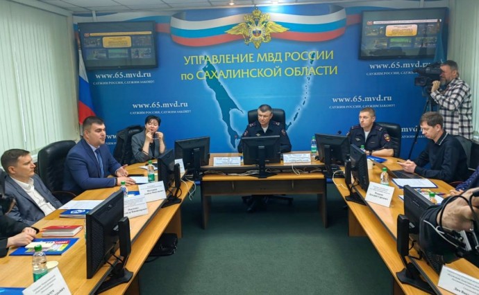 На Сахалине прошёл круглый стол по безопасности несовершеннолетних участников дорожного движения