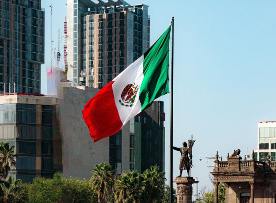 «Революция зумеров» дошла до Мексики — протестующие пошли на штурм дворца президента