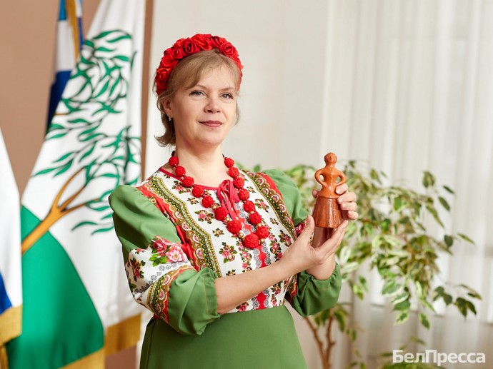 «Создаю красоту». Ракитянская мастерица хранит традиции старинного суджанского промысла