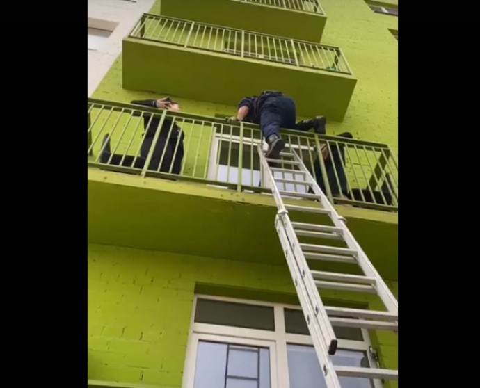 Астраханцев пришлось спасать из-за ребенка 