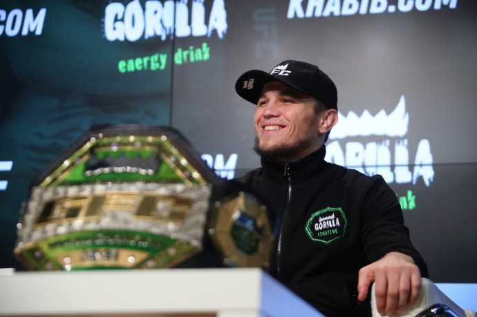 Нурмагомедов победил на UFC 321 Баутисту Нурмагомедов победил на UFC 321 Баутисту