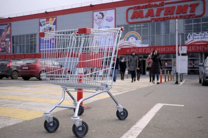 В Щербинке неизвестный украл 180 тележек из «Магнита» на 1,7 миллиона рублей