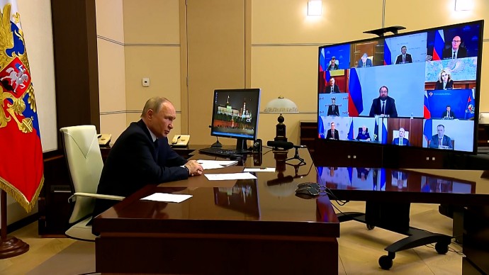 Путин поручил организовать работу по поддержке российского мессенджера