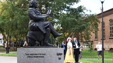 Памятник адвокату Федору Плевако открыли в Челябинске