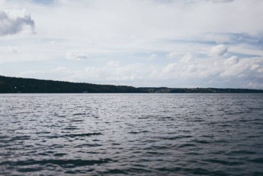 Следователи выясняют обстоятельства гибели ребенка при купании в заливе Камы